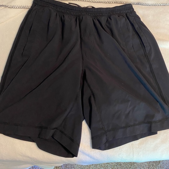 Lulu lemon shorts - Picture 3 of 3